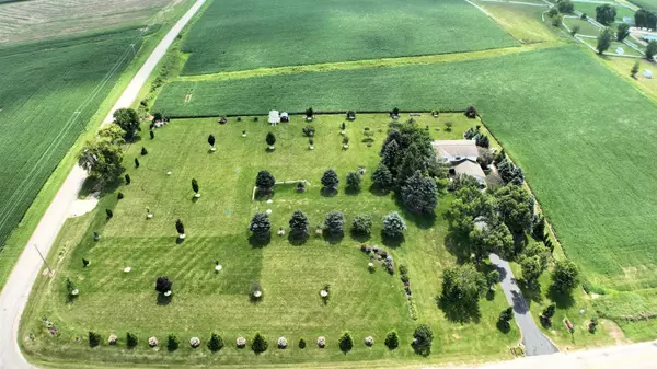 7504 E State Road 67, Clinton, WI 53525