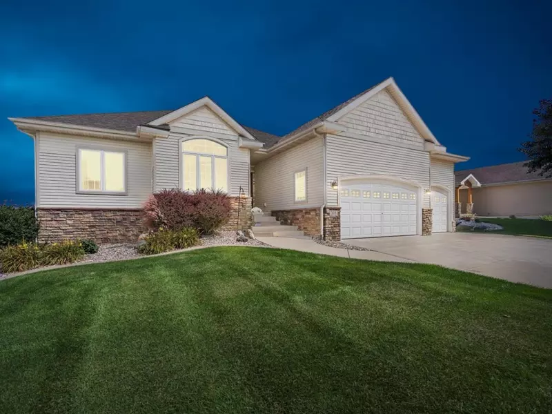 303 North Ridge Drive, Waunakee, WI 53597