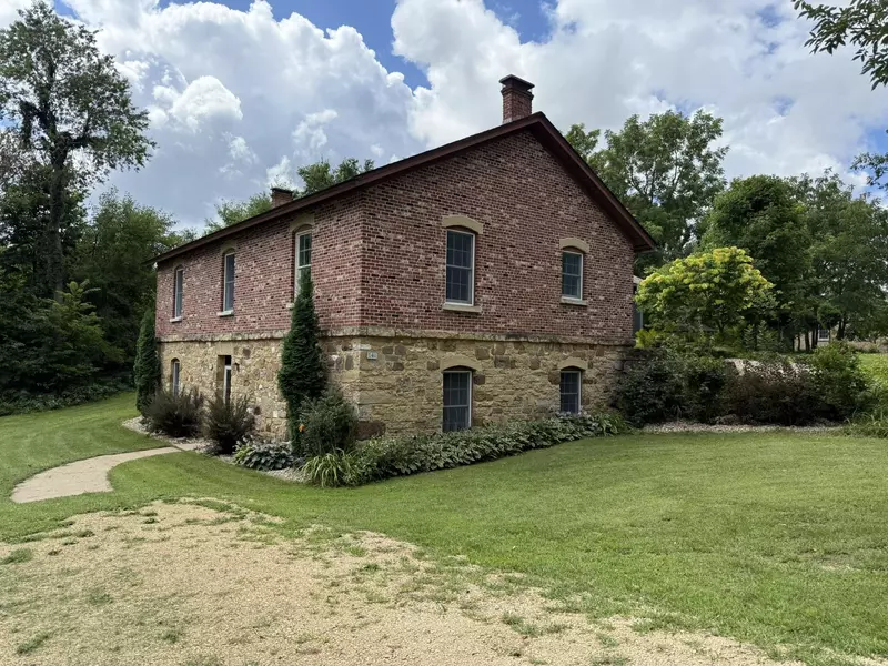 141 & 143 Merry Christmas Lane, Mineral Point, WI 53565