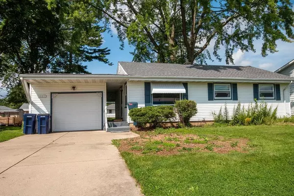 1226 S Oakhill Avenue, Janesville, WI 53546