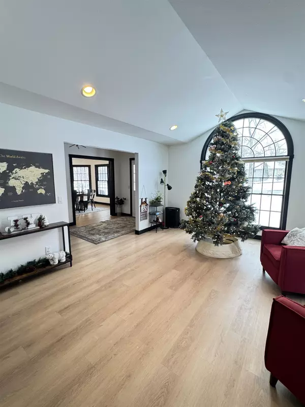 East Dubuque, IL 61025,71 Ford Drive