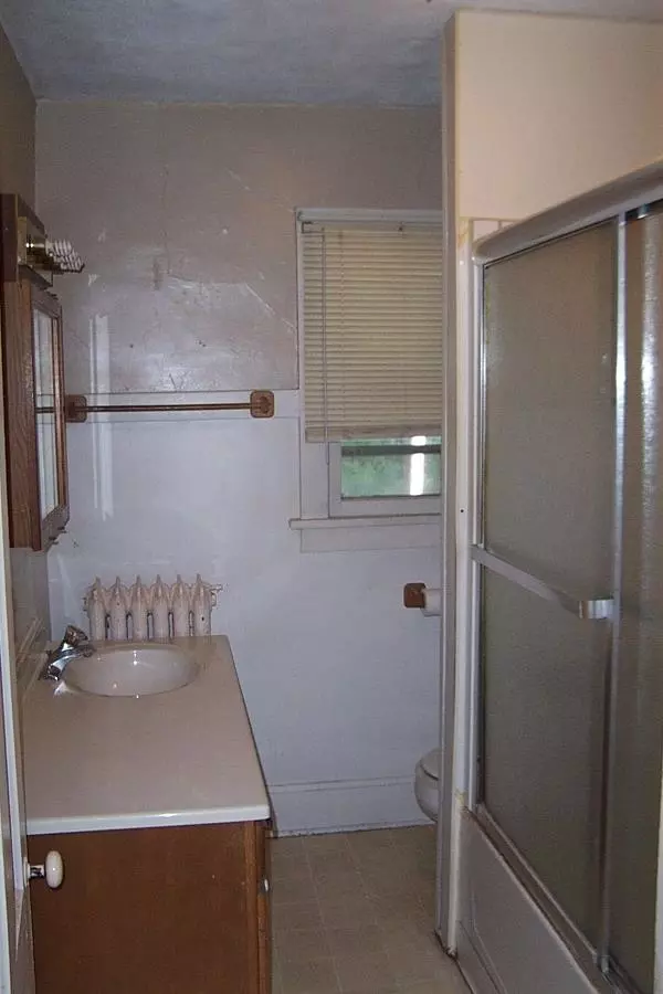 Beaver Dam, WI 53916,208 W Third Street