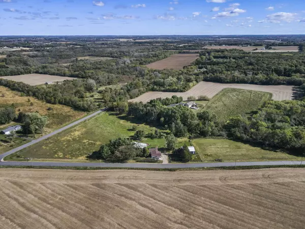 4432 Old Stage Road, Brooklyn, WI 53521