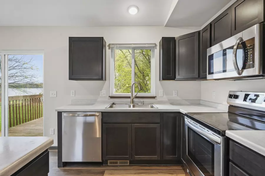 930 Waters Edge Court, Marshall, WI 53559