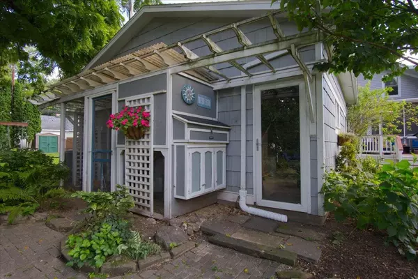 Monona, WI 53716,4207 Winnequah Road