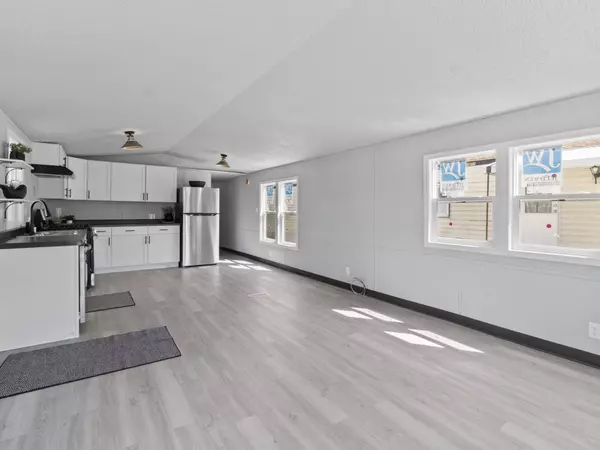 West Allis, WI 53214,10211 W Greenfield Avenue #18