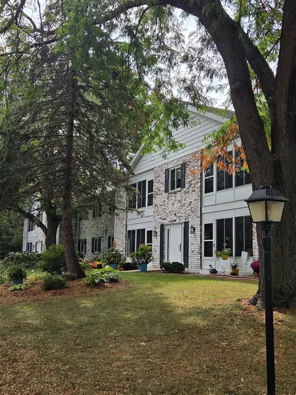 1514 Golf View Road #E, Madison, WI 53704