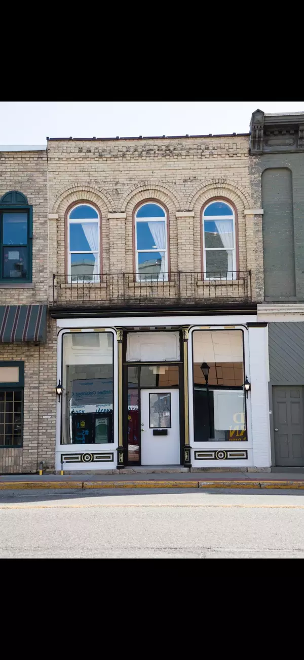 Watertown, WI 53094,11 E Main Street