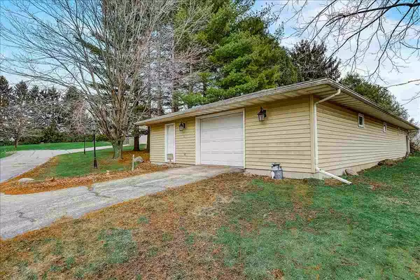 Waunakee, WI 53597,5974 River Road