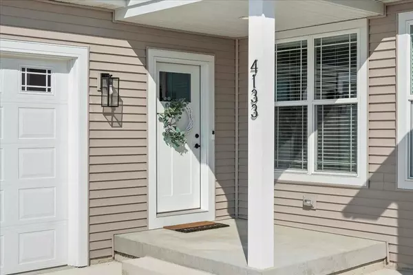 Deforest, WI 53532,4133 Great Bridge Drive