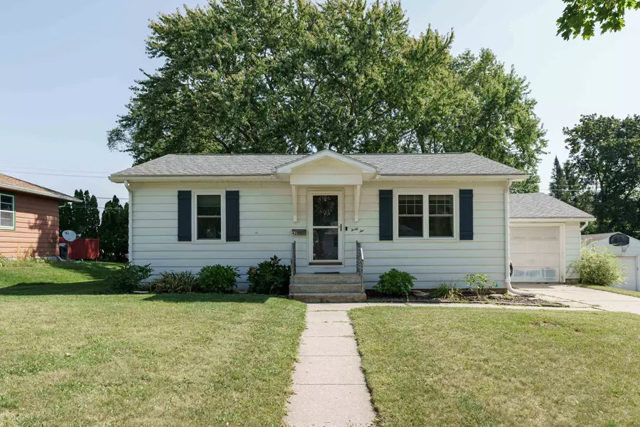 42 Wilson Avenue, Fort Atkinson, WI 53548