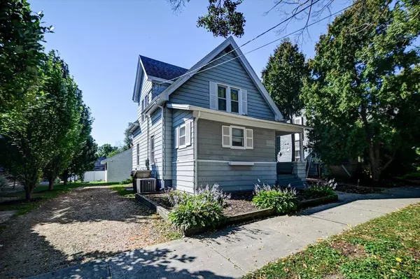 Madison, WI 53715,927 Drake Street