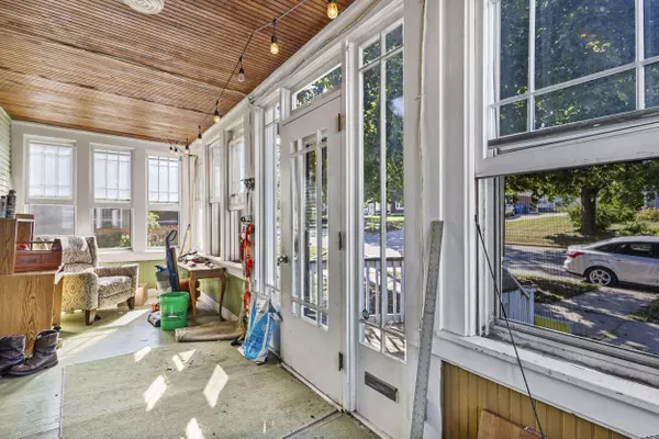 Baraboo, WI 53913,616 West Street