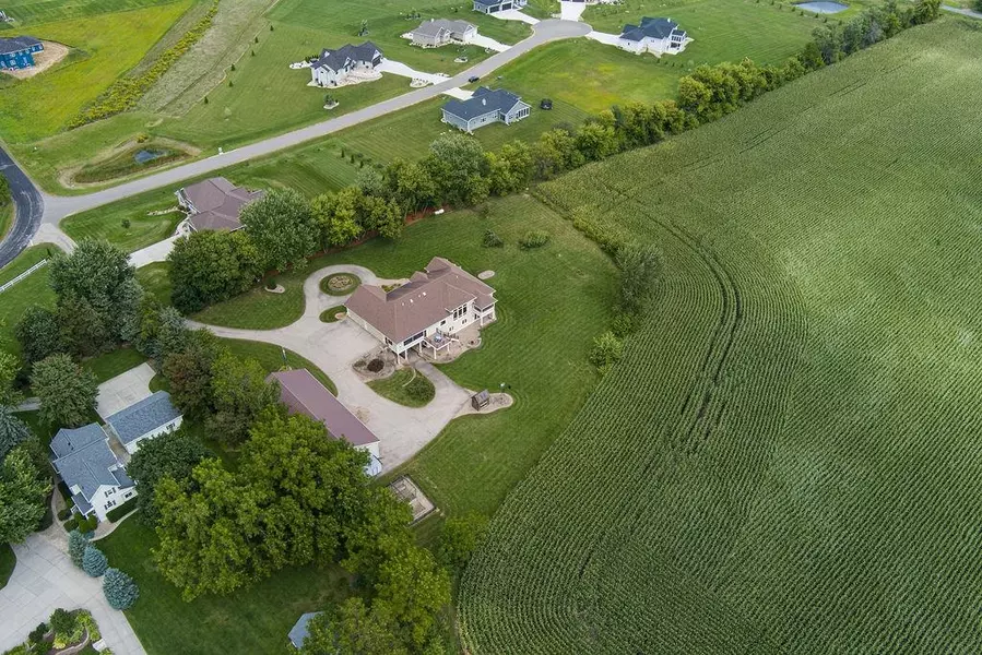 3027 Castleton Crossing, Sun Prairie, WI 53590