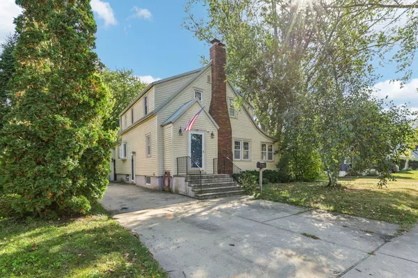 Reedsburg, WI 53959,325 Warren Avenue