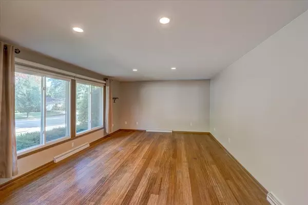 Waunakee, WI 53597,308 7th Street