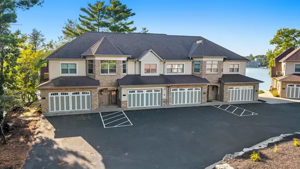 Wisconsin Dells, WI 53965,895 Canyon Road #102