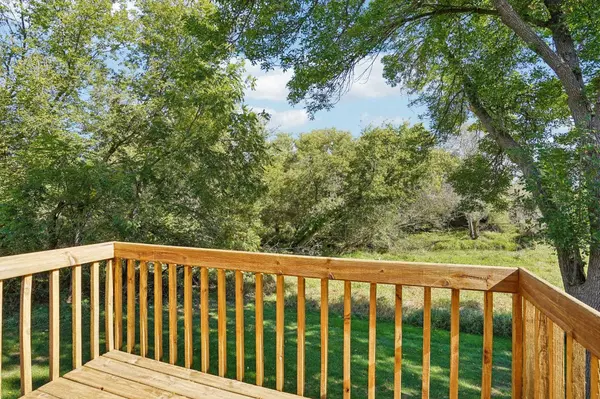 317 Castle Oaks Crossing, Waunakee, WI 53597