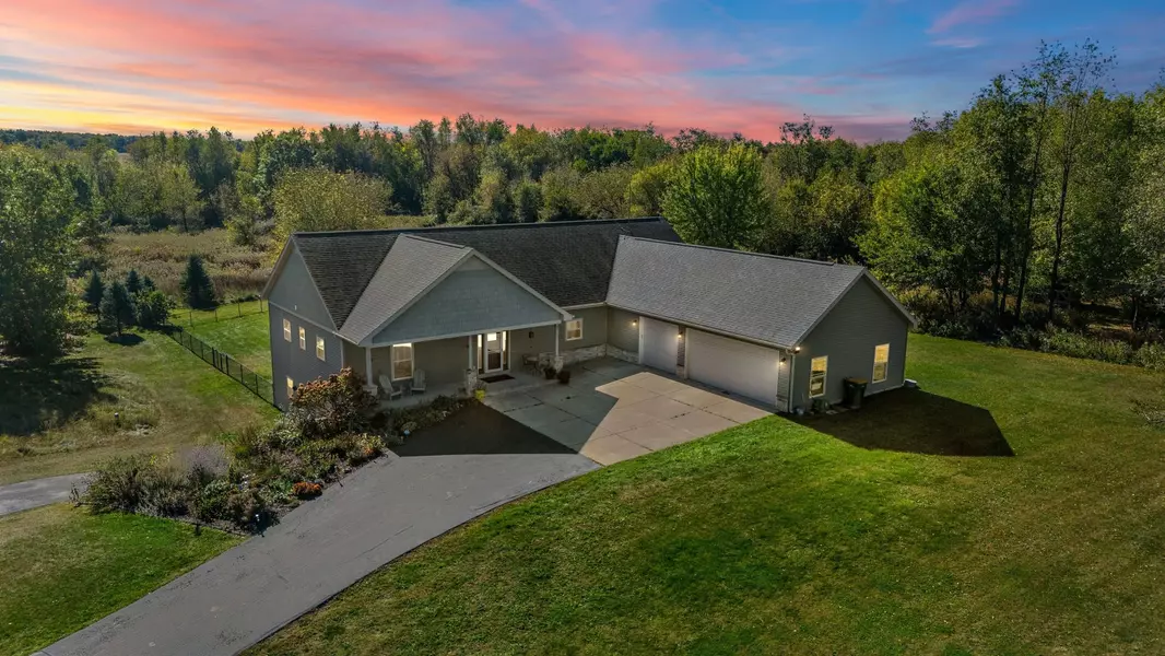 10303 N Harold Drive, Brooklyn, WI 53521