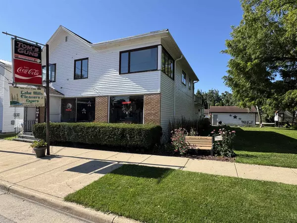 Marshall, WI 53559,215 W Main Street