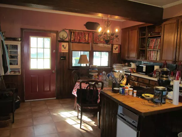 Cobb, WI 53526,201 Drury Street