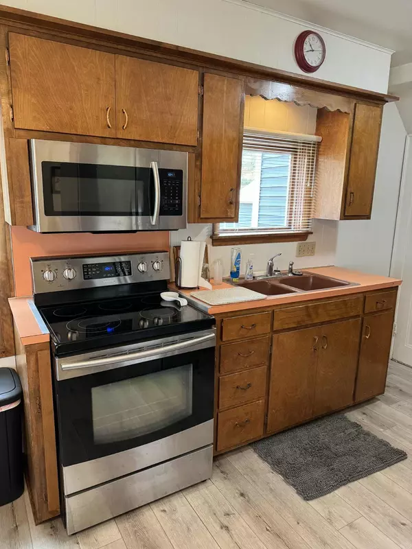 Spring Green, WI 53588,322 & 324 N Cincinnati Street