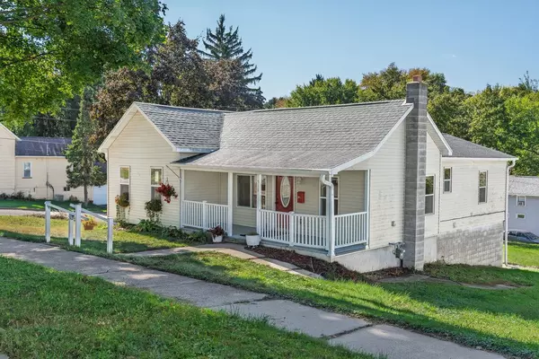 Baraboo, WI 53913,518 Vine Street