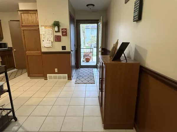 Deforest, WI 53532,411 S Lexington Parkway