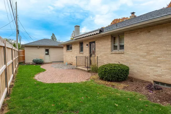 Appleton, WI 54915,1319 E Harding Drive