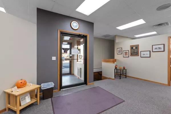 Watertown, WI 53094-3718,119 N 3rd Street