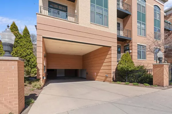 Madison, WI 53703,530 W Doty Street #107