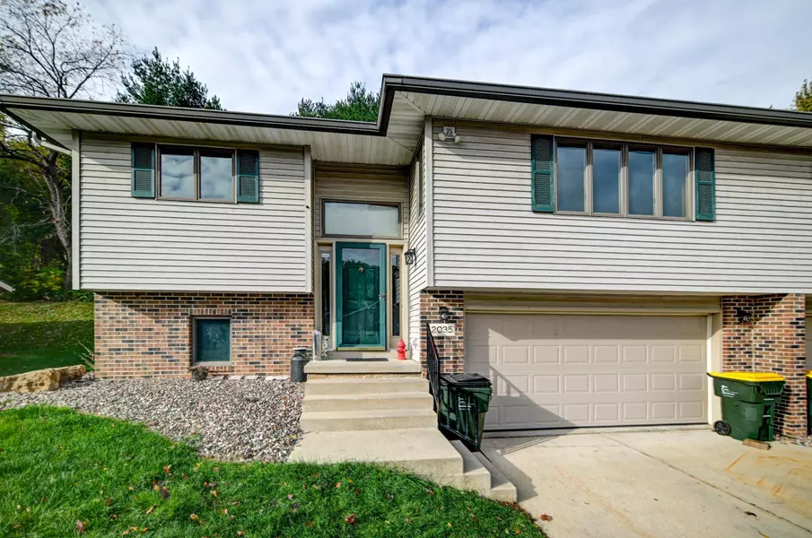 2035 Continental Lane, Cross Plains, WI 53528-9124