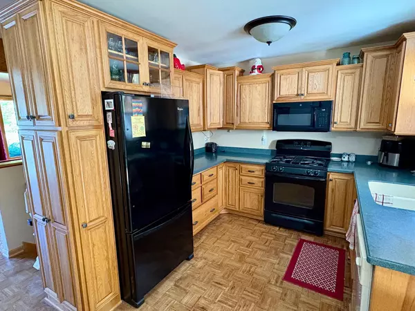 Sun Prairie, WI 53590,924 Walker Court