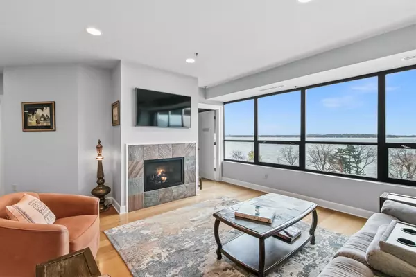 137 E Wilson Street #210, Madison, WI 53703