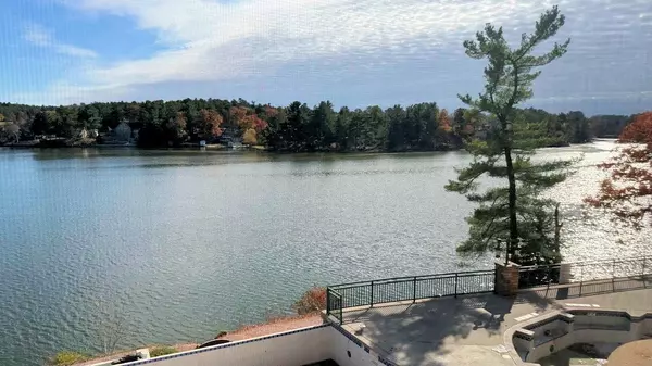 350 E Hiawatha Drive #212, Wisconsin Dells, WI 53965