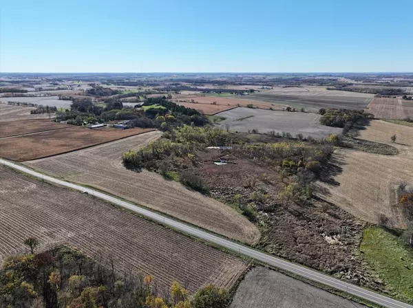 Marshall, WI 53559,80 M/L acres State Highway 73
