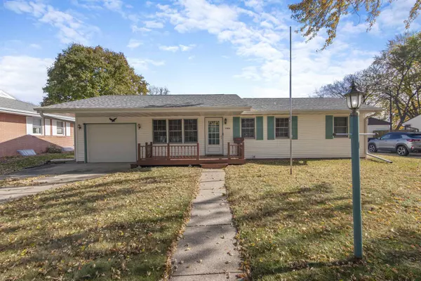 1406 MacArthur Drive, Janesville, WI 53548