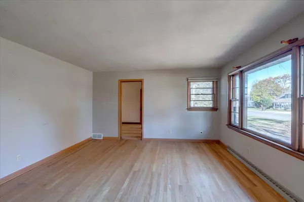 Black Earth, WI 53515,1328 Blue Mounds Street