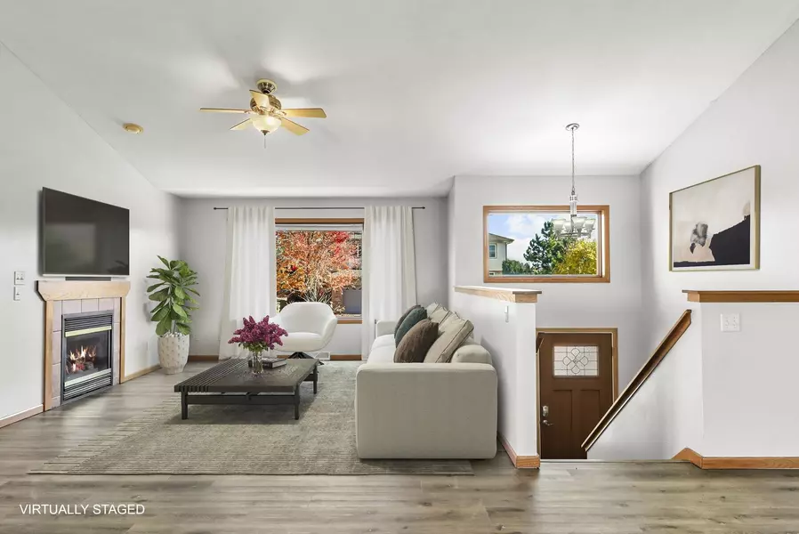 1032 VISTA RIDGE Drive, Mount Horeb, WI 53572