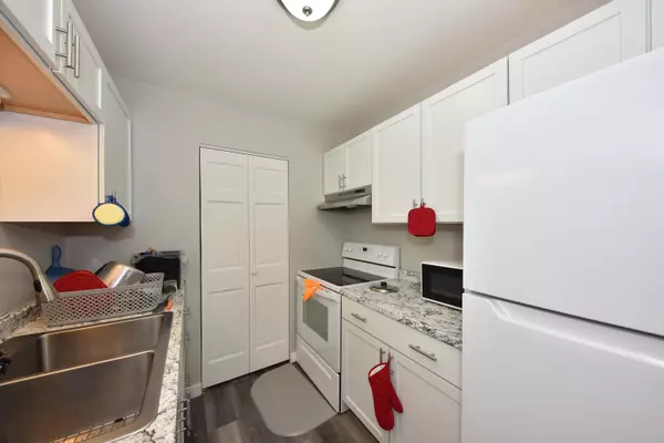 Jackson, WI 53037,W208N16586 S Center Street