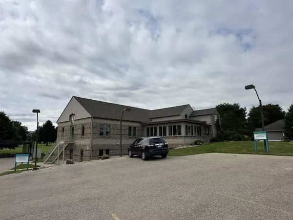 602 Pleasant Oak Drive #C, Oregon, WI 53575