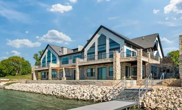 212 Lakeview Lane, Beaver Dam, WI 53916