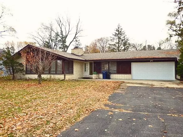 814 E Club Lane, Beloit, WI 53511