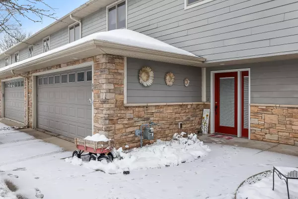 Marquette, WI 53947,178 E Front Street #14