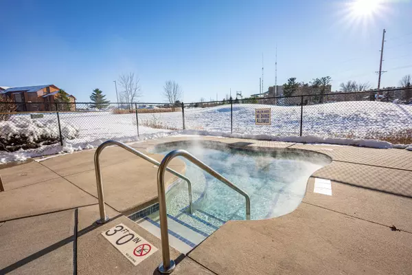 Wisconsin Dells, WI 53965,2504 River Road #7206