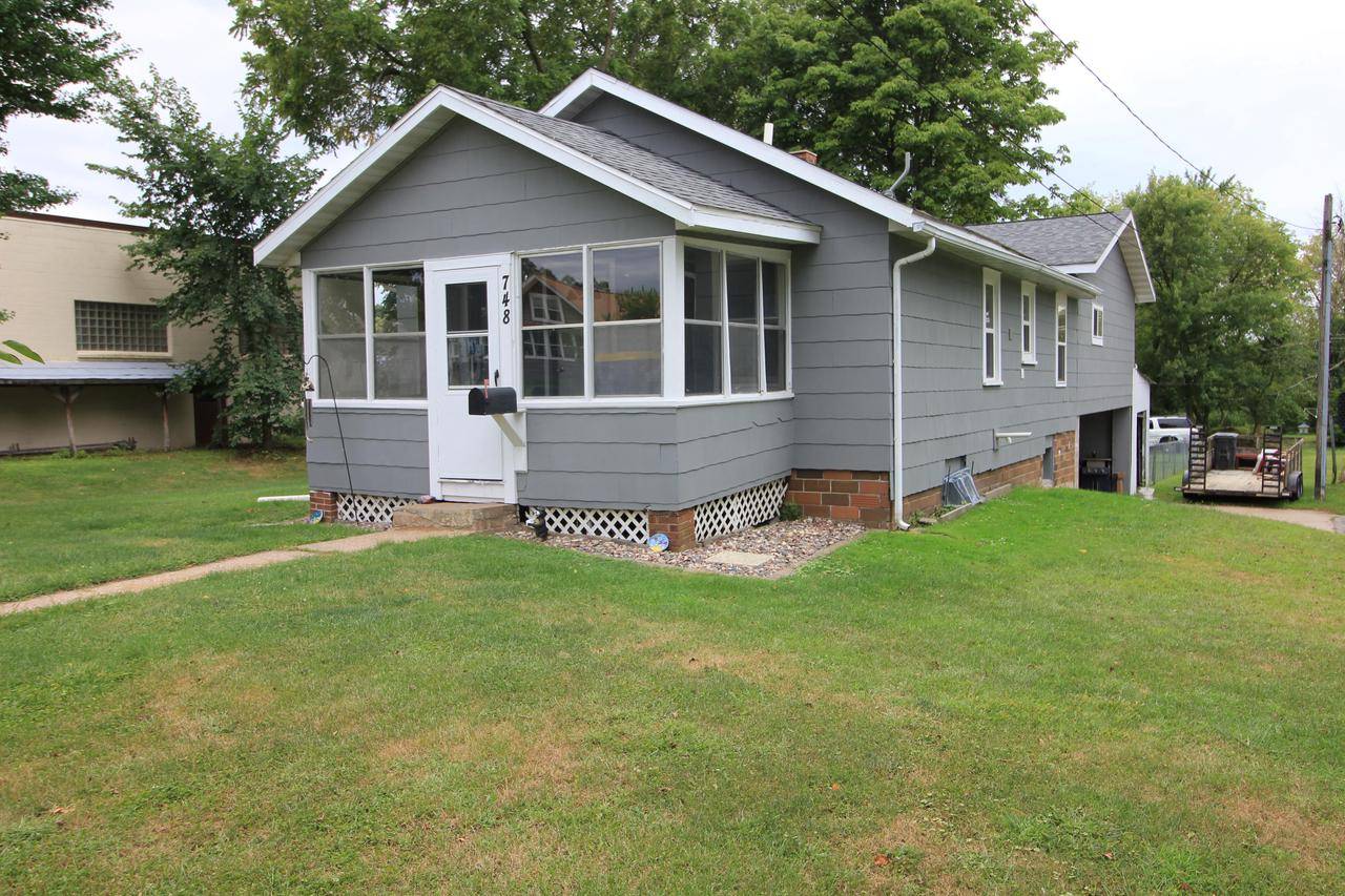 748 N Main Street, Viroqua, WI 54665