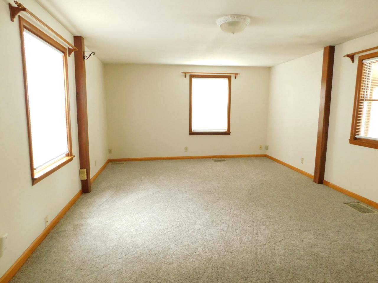 Watertown, WI 53094,506 S 6th Street