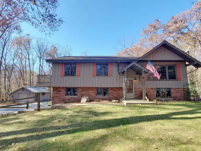 N2898 Roger Rd, Helenville, WI 53137