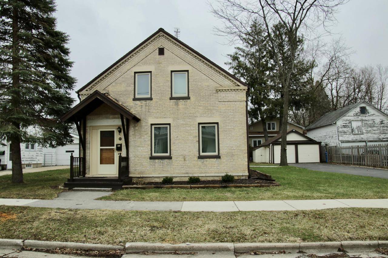 901 S 6th Street, Watertown, WI 53094
