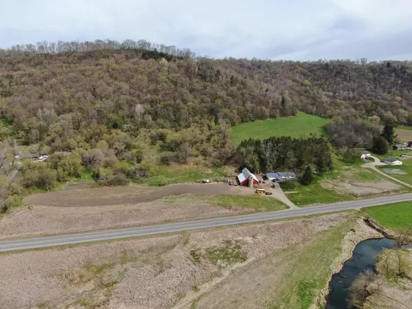 Cedarburg, WI 54621,S1827 State Highway 162